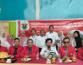 Prodi S-2 Bahasa Indonesia FIB Unhas Gelar Pengabdian Masyarakat di SMPN 1 Tinggimoncong