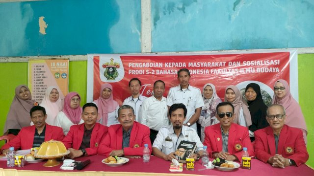 Prodi S-2 Bahasa Indonesia FIB Unhas Gelar Pengabdian Masyarakat di SMPN 1 Tinggimoncong