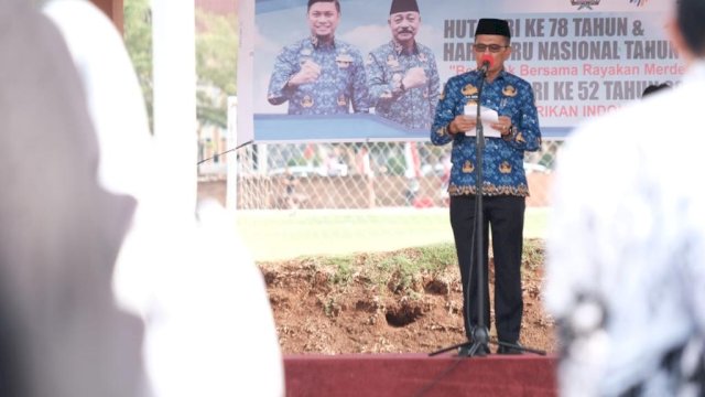 Pj Sekretaris Daerah Kabupaten Gowa Karim Dania saat memimpin Upacara Peringatan HUT Korpri Ke-52 Tahun, di Lapangan RTH Syekh Yusuf, kemarin. (Dok. Humas Gowa)
