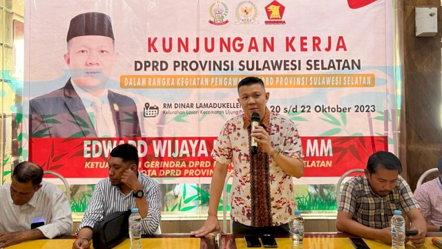 Anggota DPRD Sulawesi Selatan, Edward Wijaya Horas melakukan kunker pengawasan APBD Sulsel dengan menggelar pertemuan bersama masyarakat di RM Dinar, Jalan Lamaddukelleng, Makassar, Sabtu (21/10/2023). (Foto: Istimewa)