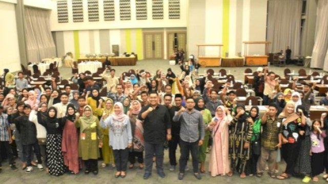Anggota DPRD Makassar, Imam Musakkar saat menggelar sosialisasi Perda nomor 5 tahun 2019 tentang Pelaksanaan Pengarusutamaan Gender (PUG) di Hotel MaxOne Makassar, Minggu (9/7/2023). (Foto: Istimewa)