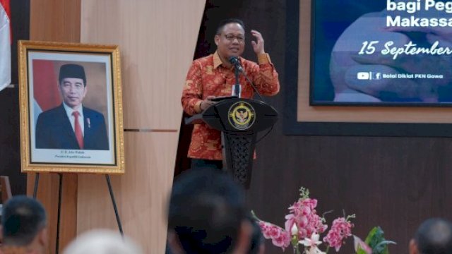 Sekretaris DPRD Makassar, H Dahyal saat menutup pelatihan penguatan kapasitas bendahara pengeluaran, Jumat (15/9/2023). (Foto: Istimewa)