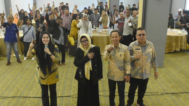 Anggota DPRD Makassar, Apiaty K Amin Syam saat menyosialisasikan Perda Nomor 6 Tahun 2019 tentang Kepemudaan di Hotel Maxone, Jalan Taman Makam Pahlawan, Kamis (5/10/2023). (Foto: Istimewa)