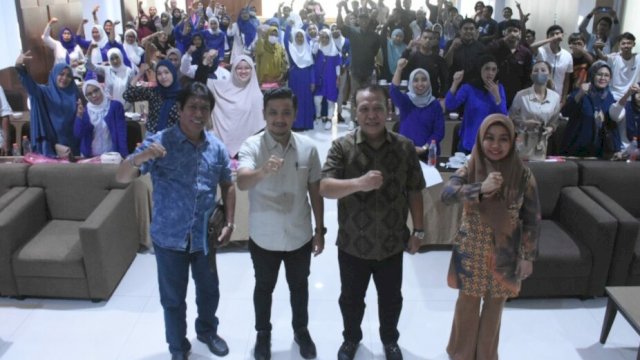 Anggota DPRD Makassar, Hasanuddin Leo saat menyosialisasikan Perda Nomor 6 Tahun 2019 tentang Kepemudaan di Hotel Grand Maleo Makassar, Sabtu (7/10/2023). (Foto: Istimewa)