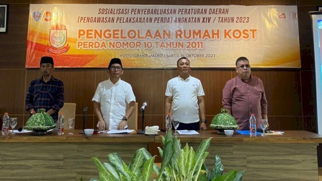 Anggota DPRD Makassar, Muchlis Misbah saat menyosialisasikan Perda nomor 10 tahun 2011 tentang Pengelolaan Rumah Kost di Hotel Grand Maleo Makassar, Sabtu (14/10/2023). (Foto: Istimewa)