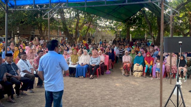 Anggota DPRD Sulawesi Selatan, Fahruddin Rangga melaksanakan reses di Desa Massamaturu, Kecamatan Polombangkeng Utara, Kabupaten Takalar, Kamis (9/11/2023). (Foto: Istimewa)