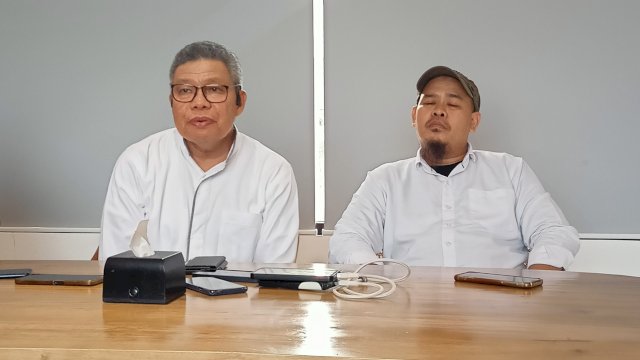 Ketua DPD I Partai Golkar Sulawesi Selatan, Taufan Pawe (kiri). (Foto: Istimewa)