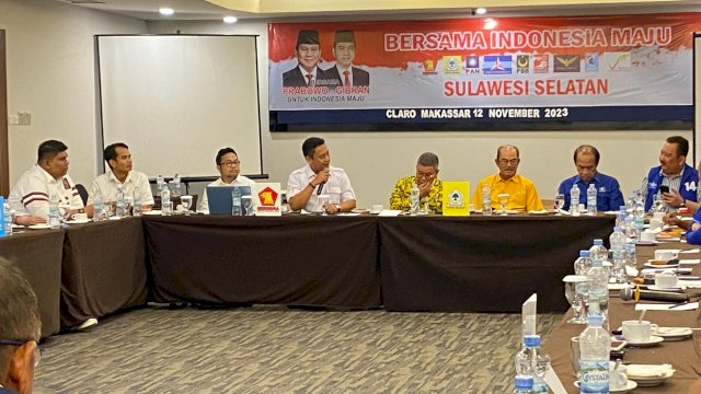 Pertemuan pimpinan parpol Koalisi Indonesia Maju di Sulsel guna membahas terkait TKD Prabowo-Gibran di Sulsel. Pertemuan berlangsung di Hotel Claro, Makassar, Minggu (12/11/2023) malam. (Foto: Istimewa)