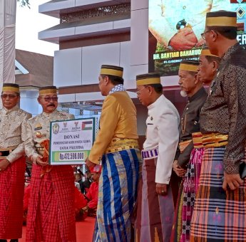 Puncak HJG Ke-703, Pemkab Gowa Serahkan Bantuan Kemanusiaan Rp472 Juta untuk Palestina