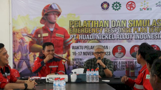 PT Huadi Nickel Alloy Indonesia menggelar pelatihan simulasi tanggap darurat pemadam kebakaran dan evakuasi karyawan. (Foto: Istimewa)
