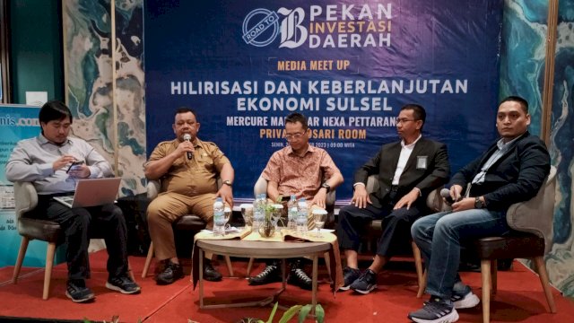 Suasana Media Meet Up "Road to Pekan Investasi Daerah Hilirisasi - Hilirisasi dan Keberlanjutan Ekonomi Sulsel" yang digelar Bisnis Indonesia, di Private Losari Room, Mercure Hotel Makassar, Senin, (20/11/2023). (Dok. Chaerani/Republiknews.co.id)