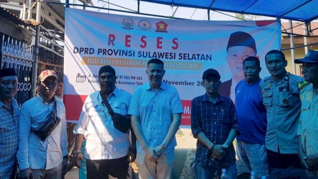 Anggota DPRD Sulsel, Edward Wijaya Horas saat melakukan reses di Jalan Barawaja, Kelurahan Tammua, Kecamatan Tallo, Kota Makassar, Senin (13/11/2023). (Foto: Istimewa)