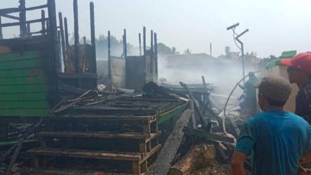 Kondisi Bangunan Sekolah SD 001 Kecamatan Kongbeng usai terbakar beberapa waktu lalu. (Istimewa)