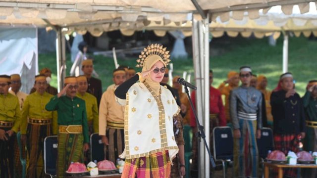 Bupati Luwu Utara Indah Putri Indriani memimpin upacara peringatan hari sumpah pemuda 2023.