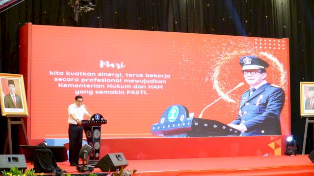Sejumlah Pimti Pratama Kanwil Kemenkumham Sulsel ikut Pembukaan Rapat Pengendalian Capaian Kinerja dan Refleksi Akhir Tahun 2023 serta Penyusunan Target Kinerja Tahun 2024, di Hotel Borobudur, Jakarta, kemarin. (Dok. Humas Kanwil Kemenkumham Sulsel)