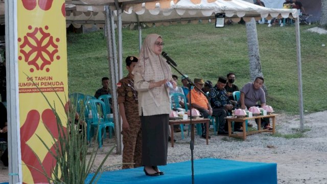 Bupati Luwu Utara, Indah Putri Indriani saat membuka Kemah Pemuda yang digelar Disporapar,