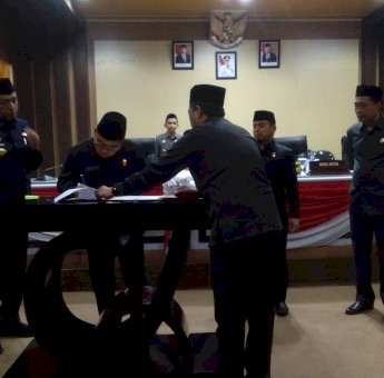 Rapat Paripurna DPRD Kota Parepare Sahkan APBD 2024