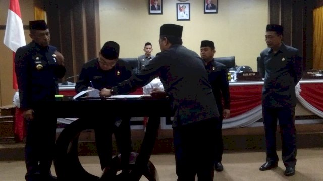 Rapat Paripurna DPRD Kota Parepare Sahkan APBD 2024