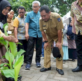 Silaturahmi ke Kantor Dinas TPH-BUN Sulsel, Pj Gubernur Bahtiar Dialog dengan Para Pegawai