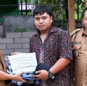 Wabup Kukar Berikan Bantuan 237 Tandon Air Bersih kepada Masyarakat dan Tempat Ibadah