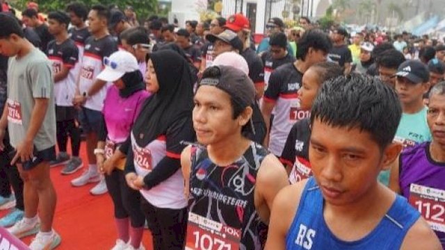 Ribuan peserta ikut lomba lari 10 K di Tenggarong City Run 2023. (Foto: Budi Kurniawan / Republiknews.co.id)