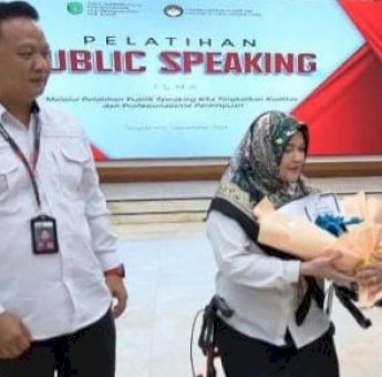 100 Anggota DWP Kutai Kartanegara Terlibat Pelatihan Public Speaking