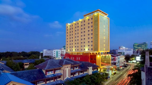 Best Western Plus Makassar Beach yang berlokasi di Jalan Bontolempangan menawarkan layanan antar jemput bagi tamu yang ingin melaksanakan shalat subuh di Masjid 99 Kubah, Jalan Metro Tanjung Bunga. (Dok. Best Western Makassar)