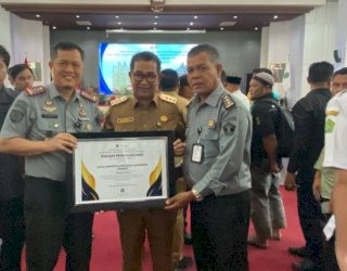 Kalapas Narkotika Samarinda Raih Tiga Besar IKPA, Terima Penghargaan dari Pj Gubernur Kaltim