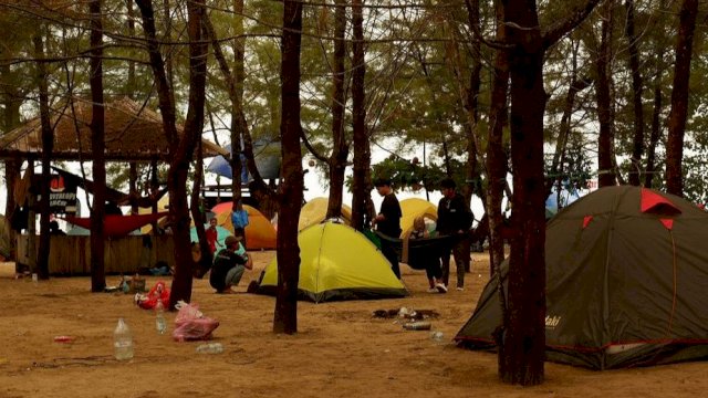 Salah satu destinasi wisata di Kukar tepatnya di Pantai Panrita Lopi, Kecamatan Muara Badak. (Foto: Budi Kurniawan / Republiknews.co.id)