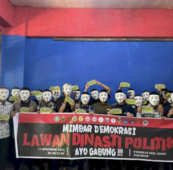 Topeng “V” Sebagai Simbol; Mahasiswa Makassar Tolak Politik Dinasti Dari Kampus Hingga Ke Pengendara Jalan