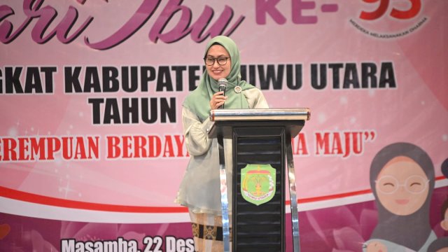 Bupati Luwu Utara Indah Putri Indriani saat membuka Peringatan Hari Ibu tingkat Kabupaten Luwu Utara. 