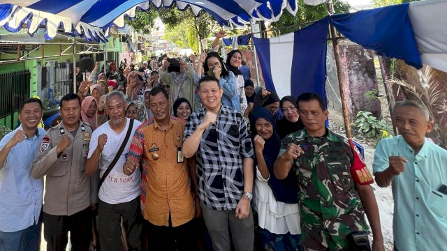 Anggota DPRD Sulsel, Edward Wijaya Horas saat melakukan kunker pengawasan APBD Sulsel di Kelurahan Malimongan, Kecamatan Wajo, Kota Makassar, Jumat (24/11/2023). (Foto: Istimewa)