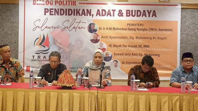 Dialog politik yang digelar TRAH GTS (Gowa, Tallo, Sanrobone) bersama tokoh adat dan budaya yang berlangsung di Hotel Jolin, Jalan Pengayoman, Makassar, Minggu (3/12/2023). (Foto: Istimewa)