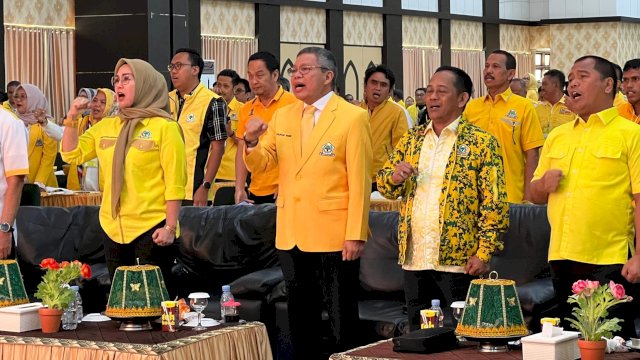 Ketua DPD I Partai Golkar Sulsel, Taufan Pawe menjadi pemateri Traning of Trainer (TOT) Instruktur Bimtek Saksi TPS yang digelar di Asrama Haji Sudiang, Sabtu-Minggu, 2-3 Desember 2023. (Foto: Istimewa)