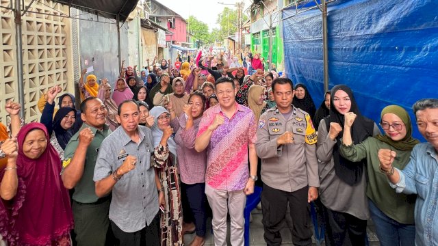 Anggota DPRD Sulsel, Edward Wijaya Horas melaksanakan kunker pengawasan APBD Sulsel di Kelurahan Maccini Parang, Kecamatan Makassar, Kota Makassar, Jumat (01/12/2023). (Foto: Istimewa)