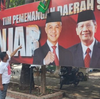 Baliho Ganjar-Mahfud di Makassar Dirusak OTK, TPD Minta Bawaslu Turun Tangan