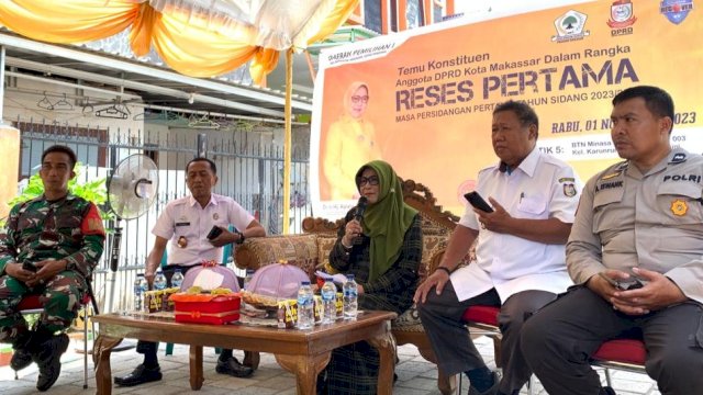 Anggota DPRD Kota Makassar, Apiaty K Amin Syam saat melaksanakan reses di Kelurahan Karunrung, Kecamatan Rappocini, Rabu (1/11/2023). (Foto: Istimewa)