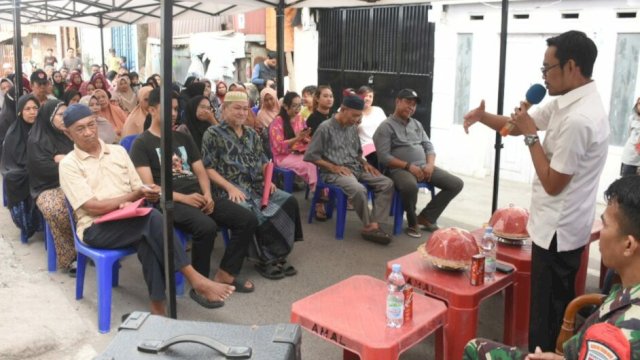 Anggota DPRD Kota Makassar, Sahruddin Said saat melaksanakan reses di Kelurahan Rappokalling, Kecamatan Tallo, Kamis (2/11/2023). (Foto: Istimewa)