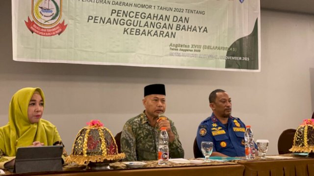 Anggota DPRD Kota Makassar, Abdul Wahid menggelar sosialisasi Perda nomor 1 tahun 2022 tentang Pencegahan dan Penanggulangan Bahaya Kebakaran di Hotel MaxOne Makassar, Kamis (16/11/2023). (Foto: Istimewa)