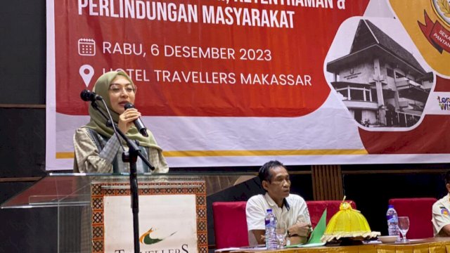 Anggota DPRD Makassar, Budi Hastuti menggelar sosialisasi Perda nomor 7 tahun 2021 tentang Ketertiban umum, ketentraman dan perlindungan masyarakat di Hotel Travellers Phinisi Makassar, Rabu (6/12/2023). (Foto: Istimewa)
