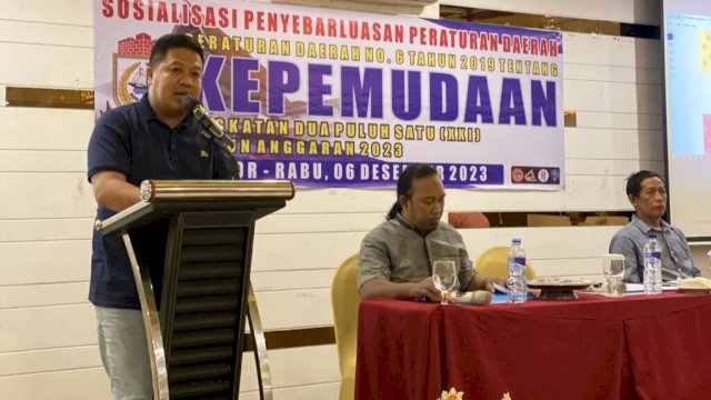 Anggota DPRD Kota Makassar, Ari Ashari Ilham saat melakukan sosialisasi Perda nomor 6 tahun 2019 tentang Kepemudaan di Hotel Favor Makassar, Jl Lasinrang, Rabu (6/12/2023). (Foto: Istimewa)