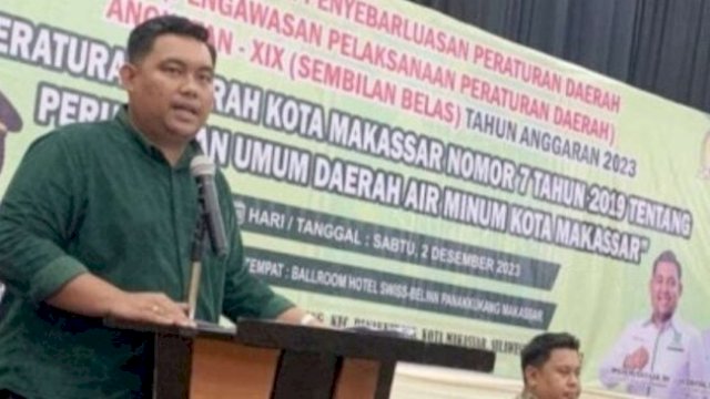 Anggota DPRD Makassar, Imam Musakkar menggelar sosialisasi Perda Nomor 7 Tahun 2019 tentang Perusahaan Umum Daerah Air Minum (PDAM) Kota Makassar di Hotel Swiss-Belinn, Jalan Boulevard, Sabtu (2/12/2023). (Foto: Istimewa)
