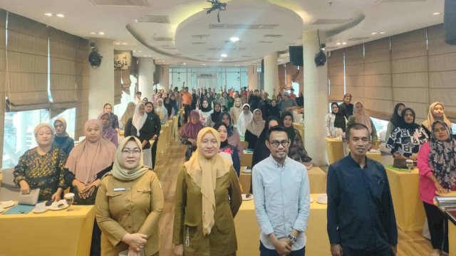Legislator DPRD Makassar Fraksi Partai Amanat Nasional, Saharuddin Said menggelar sosialisasi Perda Nomor 5 Tahun 2018 tentang Perlindungan Anak di Hotel Karebosi Premier, Senin (4/12/2023). (Foto: Istimewa)
