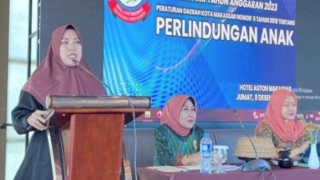 Anggota DPRD Makassar, Fatma Wahyuddin saat menggelar sosialisasi Perda Nomor 5 Tahun 2018 tentang Perlindungan Anak di Hotel Aston, Jl Sultan Hasanuddin, Jumat (8/12/2023). (Foto: Istimewa)