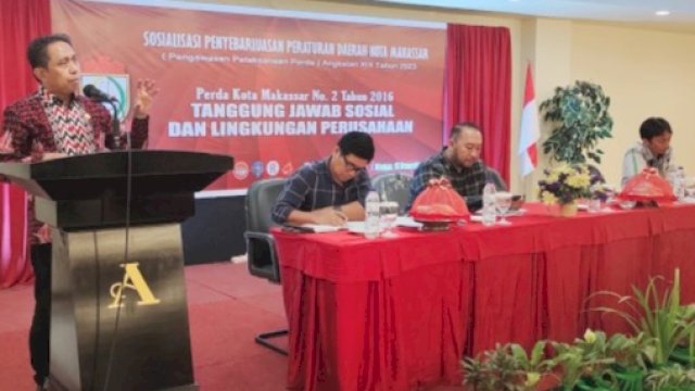 Anggota DPRD Makassar, Mesakh Raymond Rantepadang menggelar sosialisasi Perda Nomor 2 Tahun 2016 tentang Tanggung Jawab Sosial dan Lingkungan Perusahaan (TSLP) di Hotel Grand Asia, Minggu (10/12/2023). (Foto: Istimewa)