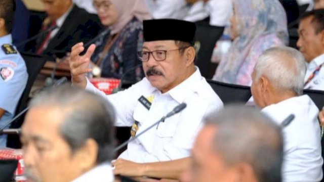 Wabup Gowa Abd. Rauf Malaganni saat menghadiri Penyerahan Secara Digital DIPA dan Buku Daftar Alokasi TKD Tahun Anggaran 2024, di Ruang Rapat Kantor Gubernur Sulawesi Selatan, kemarin. (Dok. Humas Gowa)