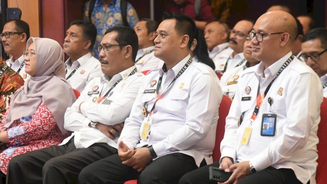 Kakanwil Kemenkumham Sulsel Liberti Sitinjak (kedua kiri) saat menghadiri Refleksi Akhir Tahun 2023 Kemenkumham, di Borobudur Hotel Jakarta Pusat, kemarin. (Dok. Humas Kanwil Kemenkumham Sulsel)