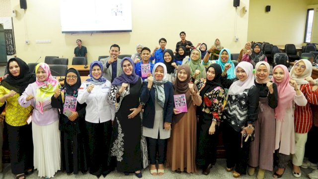 Kaukus DPRD Sulawesi Selatan resmi meluncurkan buku "Wajah Srikandi Masa Kini" di Kantor DPRD Sulsel, Jalan Urip Sumoharjo, Makassar, Sabtu (16/12/2023). (Foto: Istimewa)