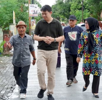 Kundapil, Eric Horas Pantau dan Monitoring Pengerjaan Jalan di Kelurahan Gunung Sari