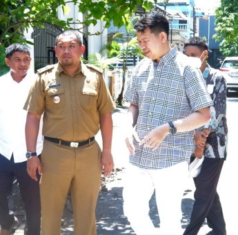 Kundapil di Kelurahan Losari, Eric Horas Tinjau Pengerjaan Drainase dan Temui Warga